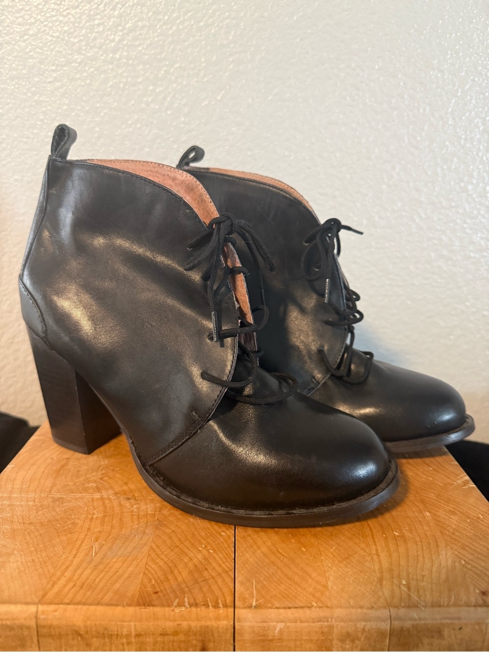 Seychelles Black Leather Lace-Up Ankle Booties